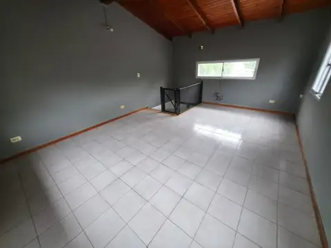 Casa 4 ambientes con 1 baño