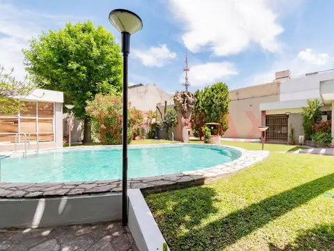 Casa 5 ambientes con 4 baños
