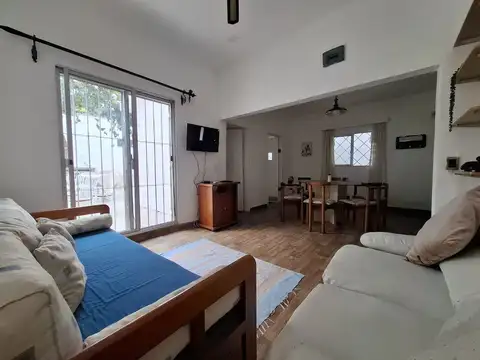 ALQUILER TEMPORARIO CASA AMOBLADA; PATIO Y COCHERA