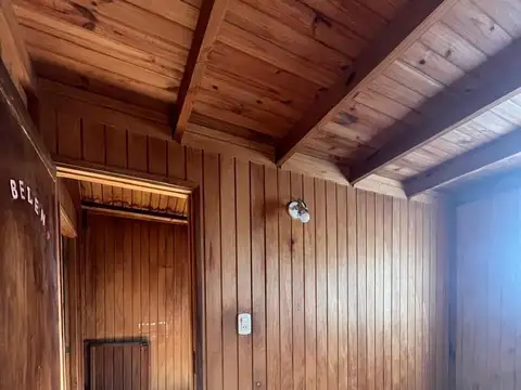 VENTA- CASA 4 DORMITORIOS- FUNES-  FACILIDADES