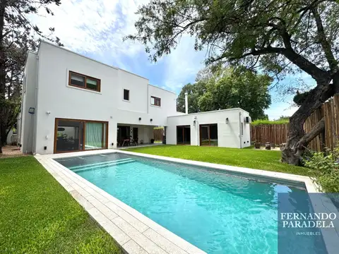 Casa en venta en Villa Gobernador Udaondo