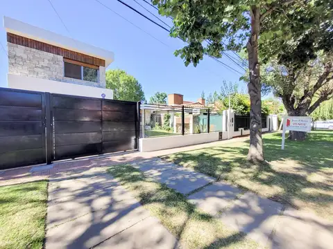 Venta Casa de tres dormitorios. Fisherton. Rosario
