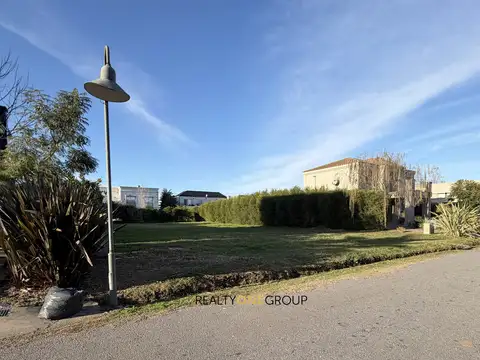 Terrenos y Lotes en Venta en Berazategui [Cod: 084155]