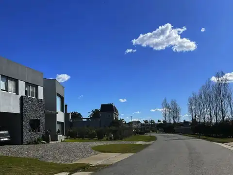 Terrenos y Lotes en Venta en Berazategui [Cod: 084155]