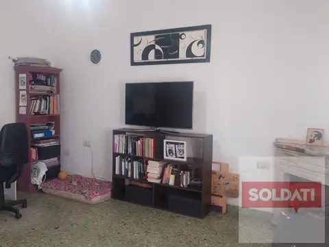 Casa 8 ambientes con 4 baños