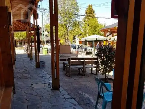 Local comercial en Galería sobre Av. Arrayanes