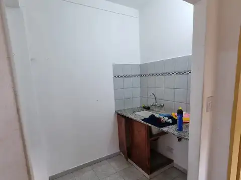 Casa 2 ambientes con 10 baños