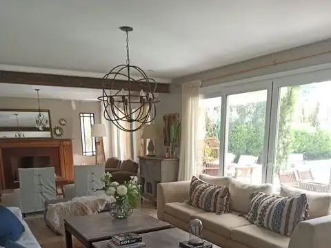 Casa en Venta con cochera