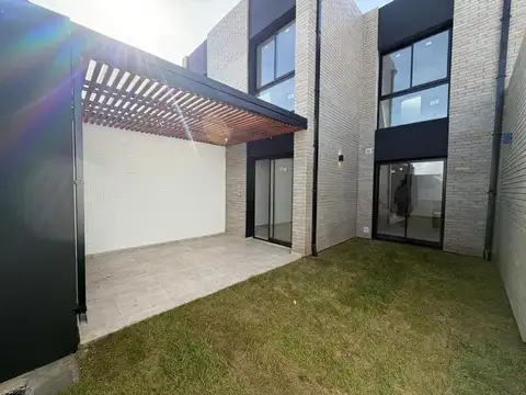 Depto Tipo Casa 3 ambientes con 2 baños