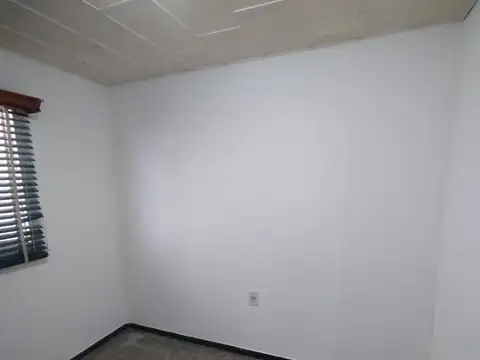 Casa 8 ambientes con 2 baños