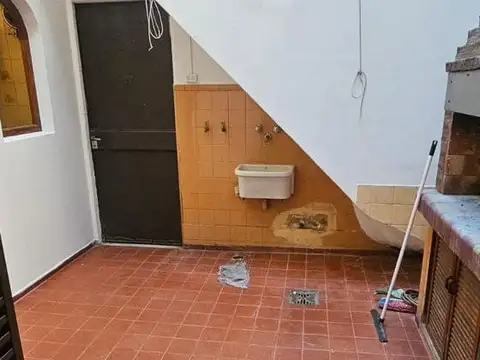 Depto Tipo Casa en Venta 60 años
