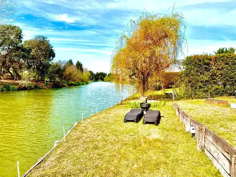 Barrio Las Glorietas 100