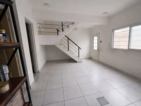 Depto Tipo Casa en Venta de 3 ambientes