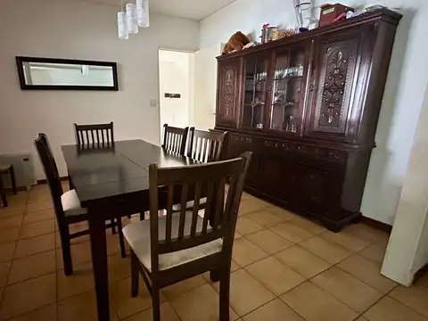 Casa en Venta con 4 cocheras