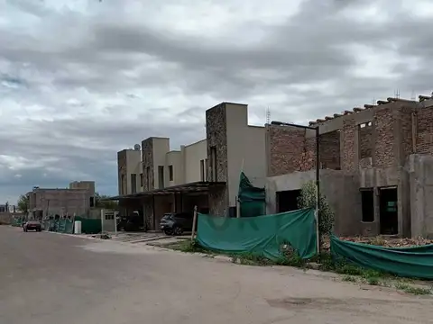 DUPLEX EN VENTA "BARRIO CORTADERAS III "