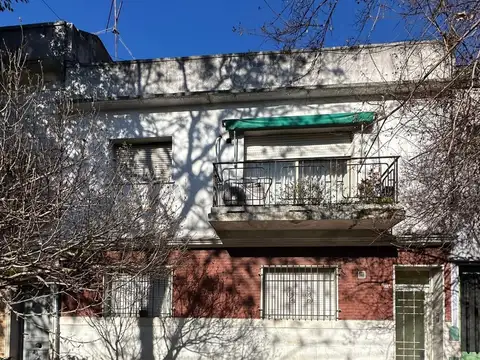 PH 3 Ambientes, planta baja al frente, sin expensas. 