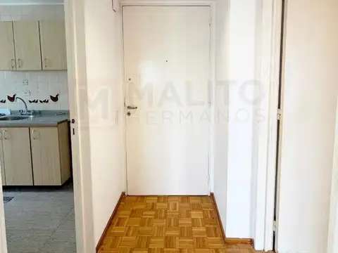 DEPARTAMENTO 2 AMBIENTES CON BALCÓN EN FLORES