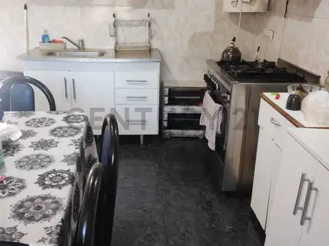 Casa 3 ambientes con 2 baños