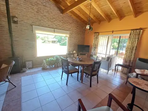 Casa en Venta con 4 cocheras