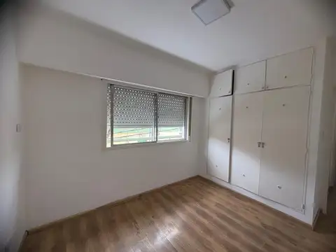 Romulo Noya 800, Piso 1°