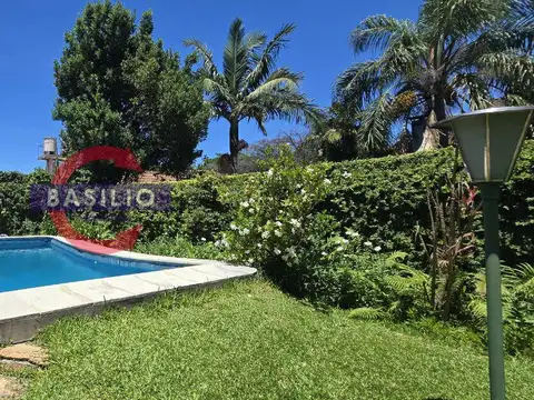 VENTA CASA 4 AMBIENTES CON JARDÍN, PILETA, QUINCHO Y COCHERA – MARTÍNEZ