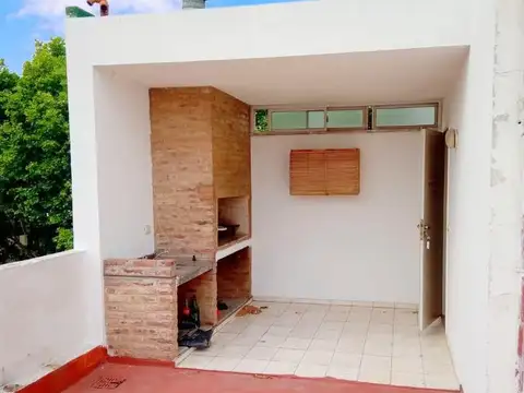 departamento en alquiler en el centro dos dormitorios escalera terraza exclusiva parrillero