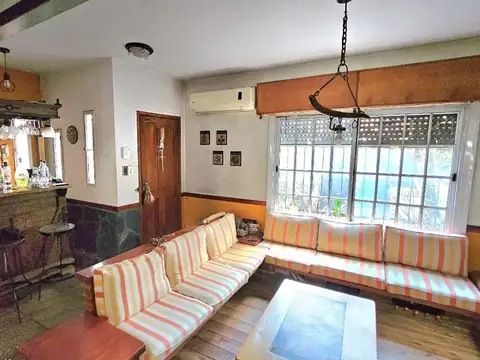 Casa en Venta con 3 cocheras