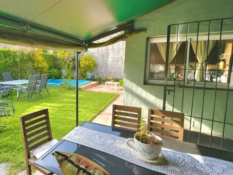Casa 4 ambientes con 2 baños