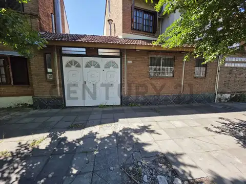   PH al frente con cochera en venta – Sarmiento 3075