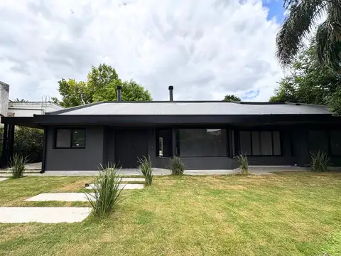 VENTA CASA MIRAFLORES PILETA Y JARDIN A ESTRENAR