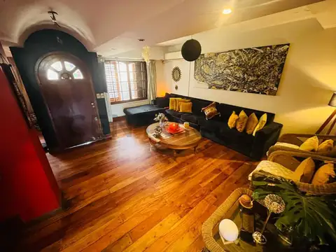 Casa 7 ambientes con pileta - Villa del Parque