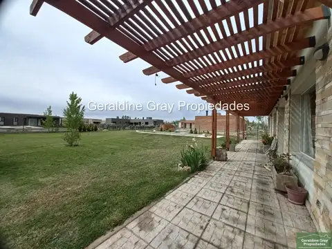 Casa 2 ambientes con 1 baño