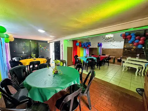 Casa 5 ambientes con 2 baños