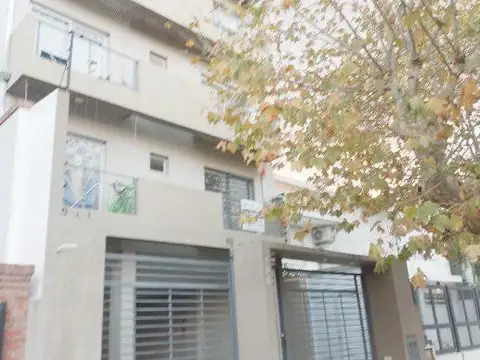 Departamento 2 Ambientes en Alquiler Bernal Centro