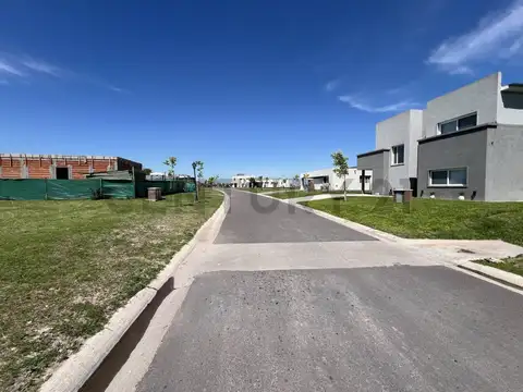 LOTE EN VENTA DE 600 M2 EN BARRIO SAN SIMON - CANNING