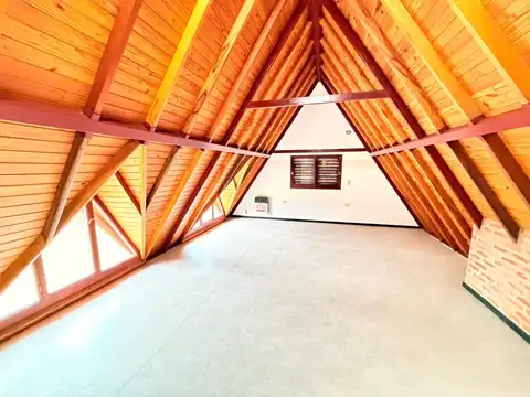 Casa 5 ambientes con 2 baños