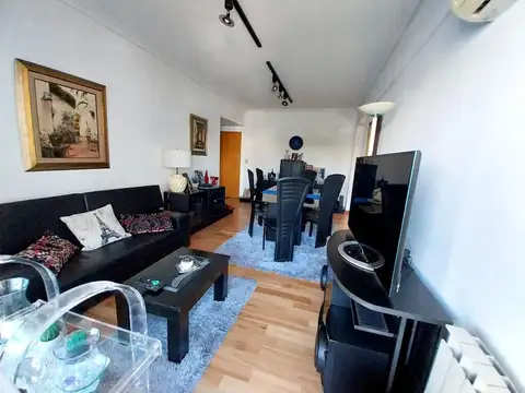 INMEJORABLE 3 AMBIENTES AL FRENTE BALCON Y PATIO