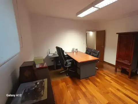 Venta de Oficina Moderna  en Tribunales