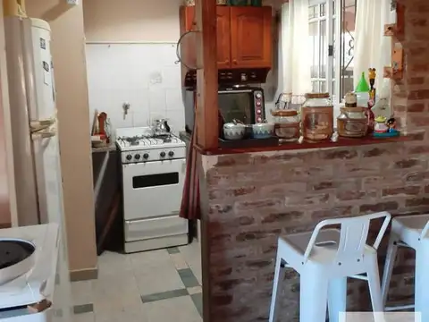 Casa Quinta en venta - 2 dormitorios 2 baños - Cochera - 2.475 mts2 - Berisso
