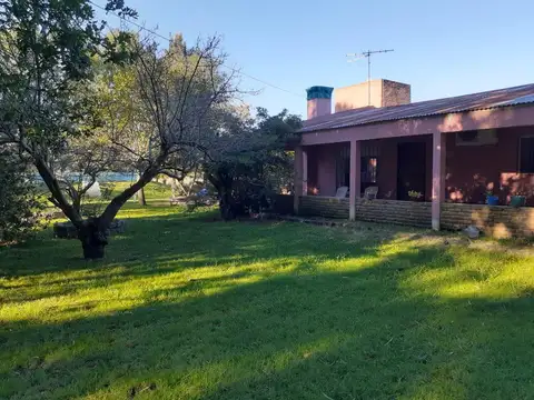 Casa Quinta en venta - 2 dormitorios 2 baños - Cochera - 2.475 mts2 - Berisso