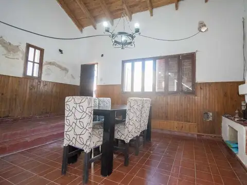 Casa en Venta con 2 cocheras