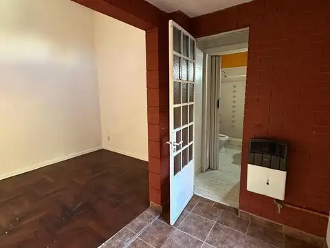 Depto Tipo Casa 2 ambientes con 1 baño