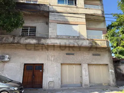 VENTA PH 3 AMBIENTES A RECICLAR