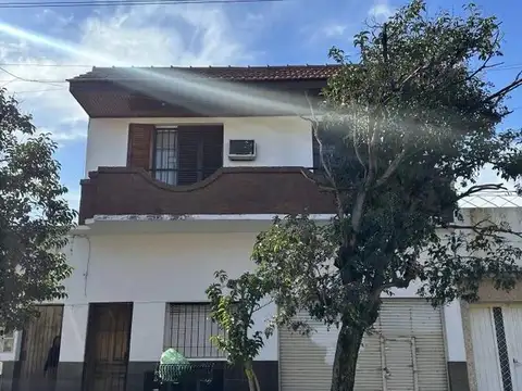 Departamento al frente con local o garage. Anticipo y cuotas