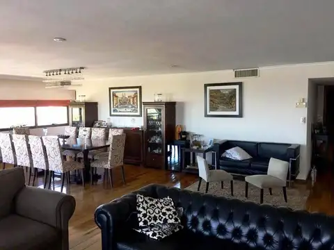Vista al Parque Sarmiento y Plaza España. 4 dorm. en SUITE