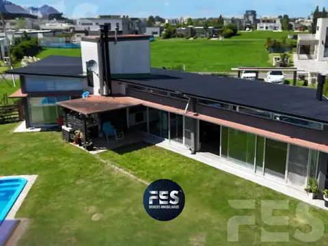 Venta Casa de 4 Ambientes en la Alameda