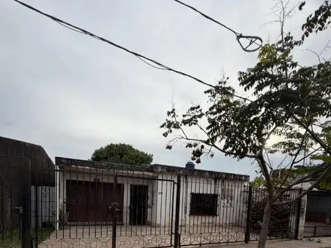 Casa en Venta en Villa Itatí, USD 35.000