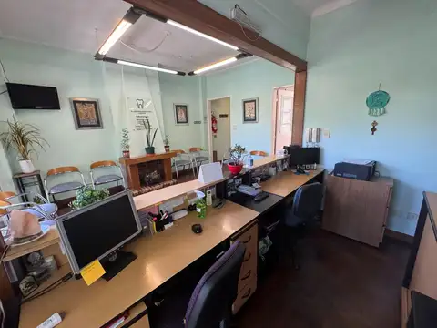 Oficina 4 ambientes con 2 baños
