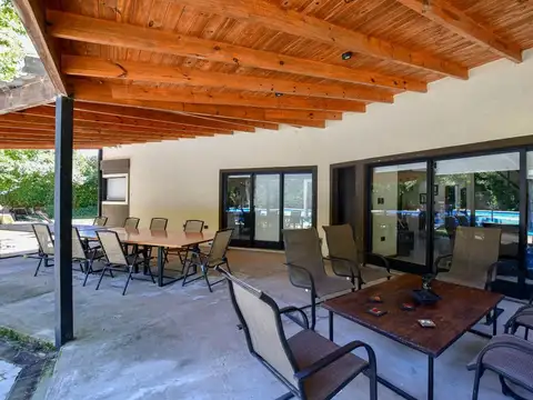 Casa de categoría en venta, La Plata, Los Naranjos