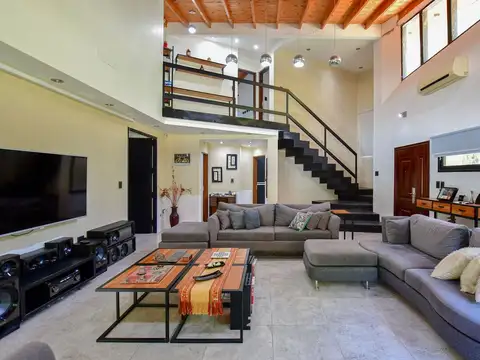 Casa de categoría en venta, La Plata, Los Naranjos